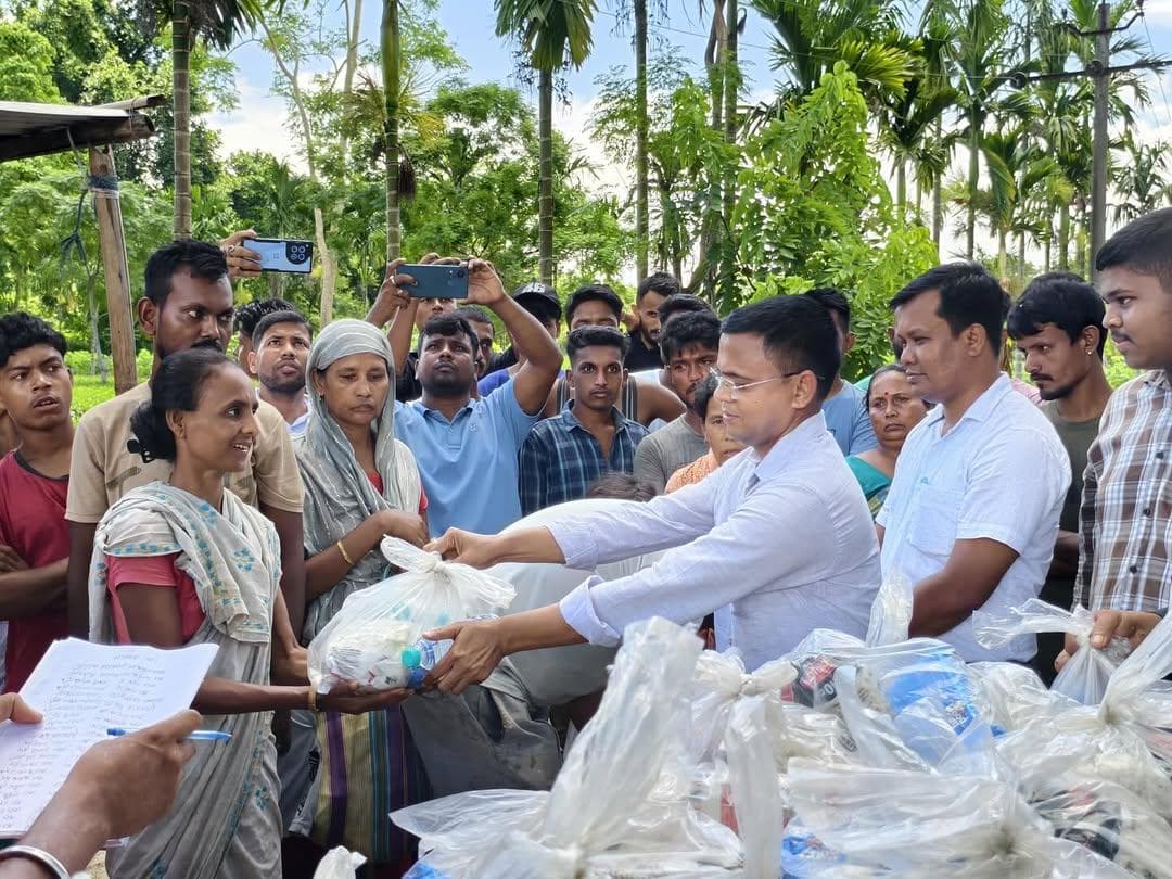 Weekend food drive with local volunteers